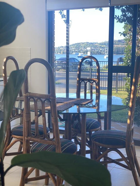 By The Lake - Lake Macquarie - Sunshine Coast Tourism 3