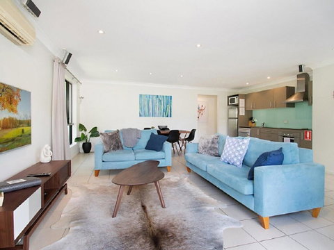 Byron At Clarkes - Sunshine Coast Tourism 0