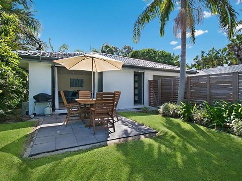 Byron At Clarkes - Sunshine Coast Tourism 3
