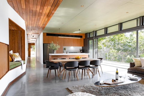 Byron Beach Retreats - Holiday Sunshine Coast 2