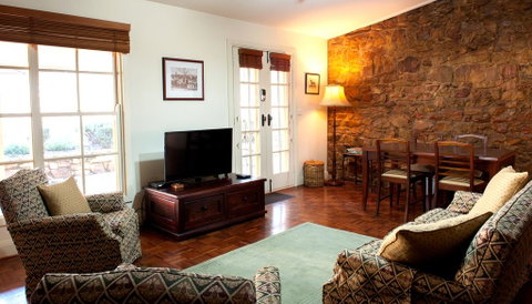 Byronsvale Vineyard And Accommodation - Sunshine Coast Tourism 0