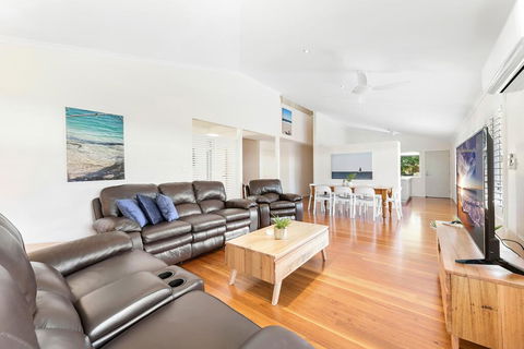 Cabana @ Cupania - Sunshine Coast Tourism 3