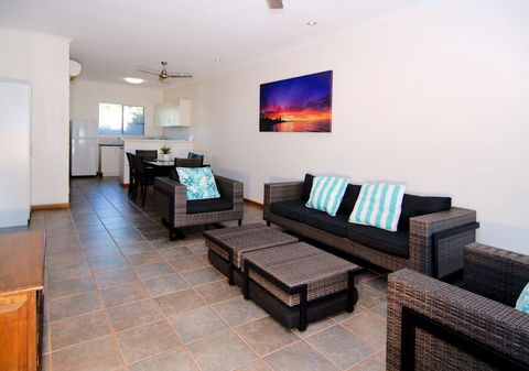 Cable Beach Apartments - Sunshine Coast Tourism 2