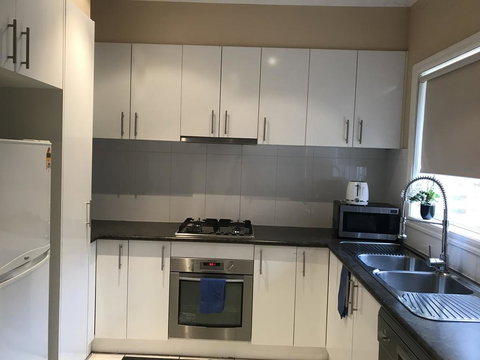 Cairnlea St Albans Townhouse - Holiday Sunshine Coast 2