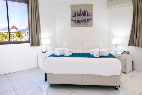 Cairns Aquarius - Sunshine Coast Tourism 1