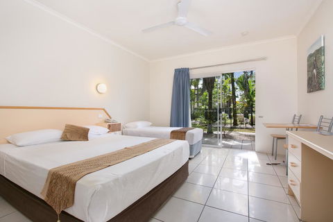 Cairns Rainbow Resort - Holiday Sunshine Coast 2