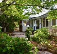 Calamandah House of Blackheath - Holiday Sunshine Coast