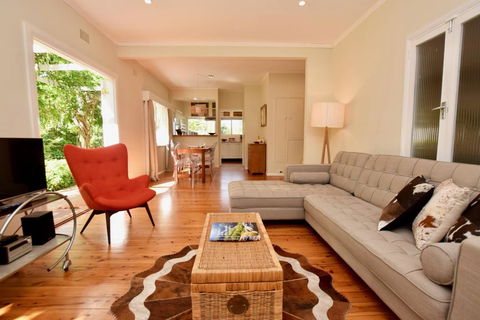 Calamandah House Of Blackheath - Sunshine Coast Tourism 3