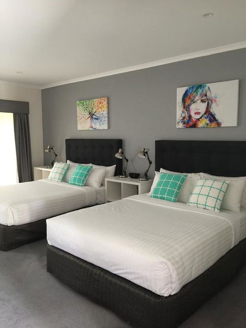 Caledonian Hotel Motel - Sunshine Coast Tourism 3