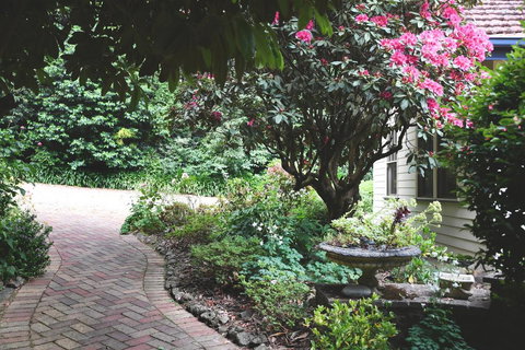 Cambridge Cottages - Sunshine Coast Tourism 3