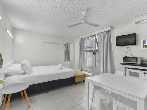 Camden Motor Inn - Sunshine Coast Tourism 3