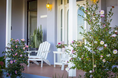 Camellia Cottage - Sunshine Coast Tourism 0