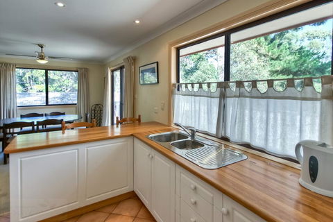Camelot - Sunshine Coast Tourism 3