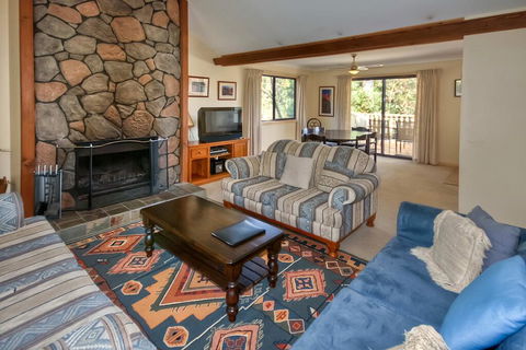 Camelot - Sunshine Coast Tourism 2