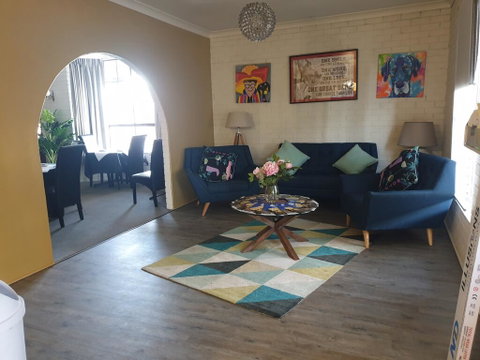 Cameo Inn Motel - Holiday Sunshine Coast 1