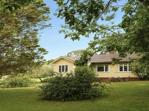Canary Cottage - Fresh, Clean, Simple & Comfortable - Sunshine Coast Tourism 0