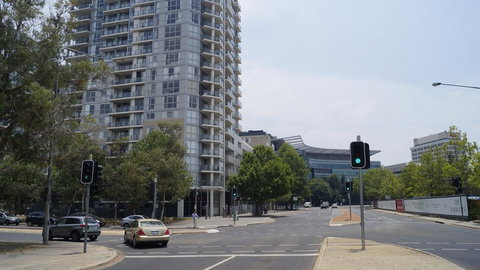 Canberra CBD Metropolitan - Sunshine Coast Tourism 3