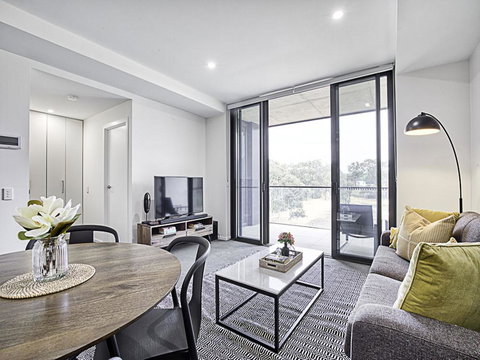 CANBERRA CHIC-hosted By:L'Abode Accommodation - Sunshine Coast Tourism 2