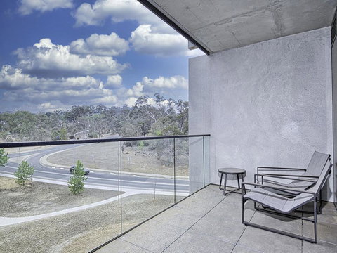 CANBERRA CHIC-hosted By:L'Abode Accommodation - Sunshine Coast Tourism 1