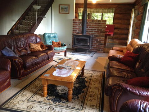 Canobolas Mountain Cabins - Sunshine Coast Tourism 0