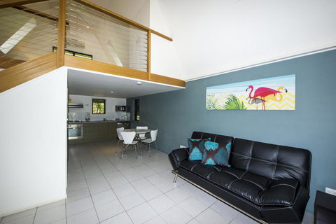 Canopy Chalet 10 - Sunshine Coast Tourism 0