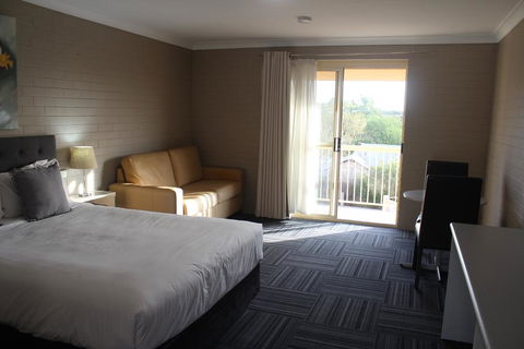 Canowindra Riverview Motel - Sunshine Coast Tourism 2
