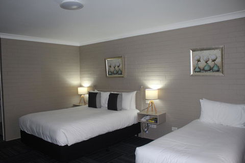 Canowindra Riverview Motel - Sunshine Coast Tourism 1