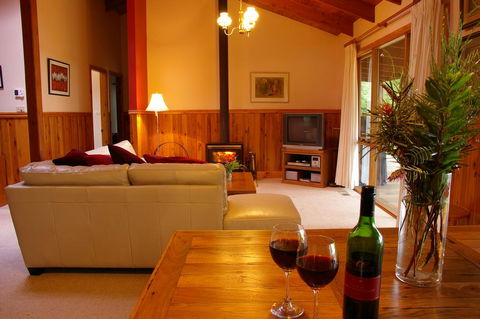 Canyon Cottage - Sunshine Coast Tourism 2