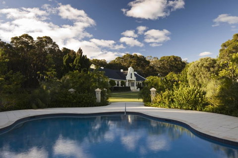 Cape Lodge - Sunshine Coast Tourism 1