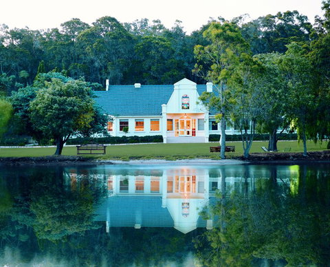 Cape Lodge - Sunshine Coast Tourism 0