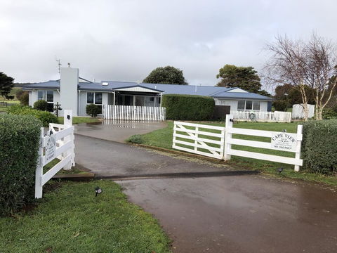 Cape View B And B - Sunshine Coast Tourism 1