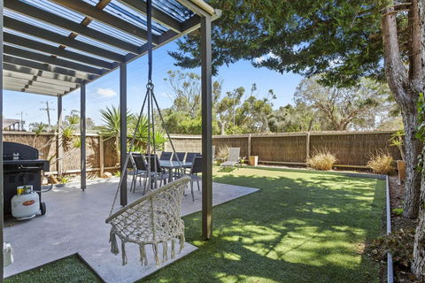 CAPEL'S REST - CAPEL SOUND - Sunshine Coast Tourism 2