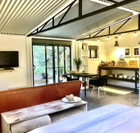Capri Beach - Couples Retreat - Holiday Sunshine Coast