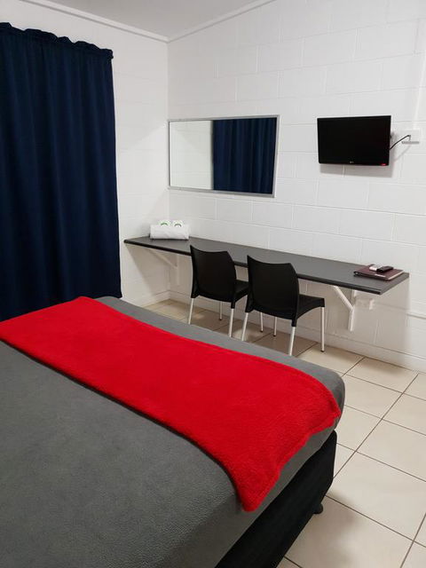 Capricorn Hotel - Sunshine Coast Tourism 2