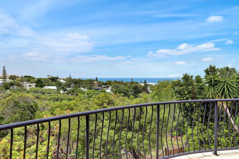 Captain's Retreat - Sunshine Coast Tourism 2