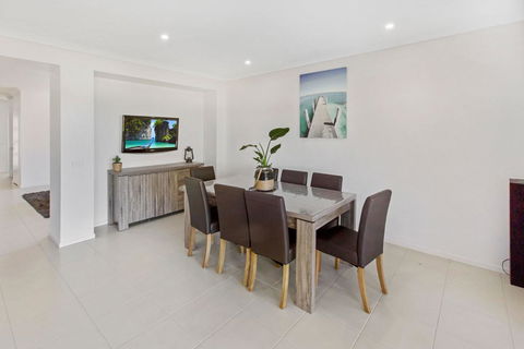 Captains Hideaway - Jetty Berth And Pet Friendly - Sunshine Coast Tourism 2