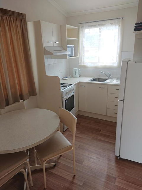 Caracourt Caravan Park - Sunshine Coast Tourism 3