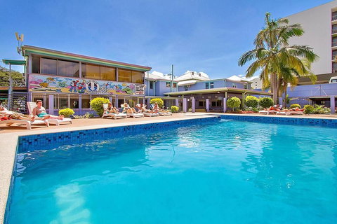 Caravella Backpackers - Sunshine Coast Tourism 1