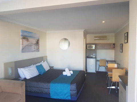 Caravilla Motor Inn - Holiday Sunshine Coast 2