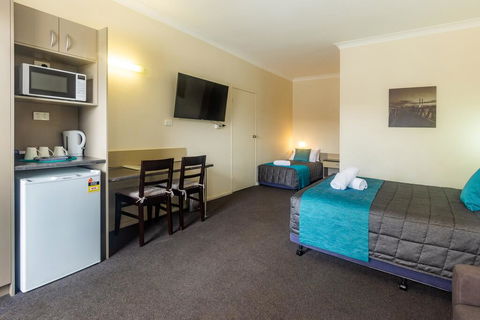 Caravilla Motor Inn - Holiday Sunshine Coast 1