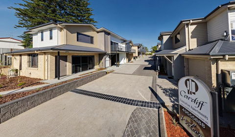 Cardiff Executive Apartments - Sunshine Coast Tourism 1
