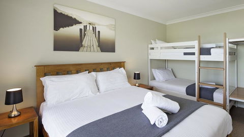Caribou 3 - Modern & Spacious With Views Over Lake Jindabyne - Sunshine Coast Tourism 3