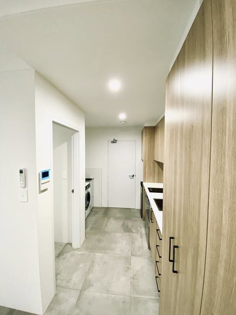 Carlton 4 - Sunshine Coast Tourism 2