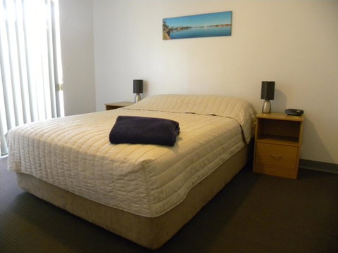 Carnarvon Central Apartments - Sunshine Coast Tourism 0