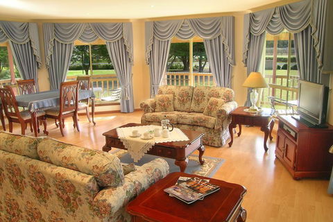 Carolynnes Cottages - Sunshine Coast Tourism 2