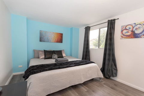 Carramar Studio KingBed PrivateRm 1 Min To Station - STUDIO - Holiday Sunshine Coast 0