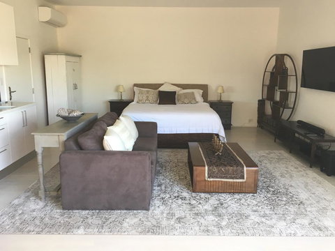 Casablanca, Peaceful Couples Retreat, Avalon Beach - Holiday Sunshine Coast 3