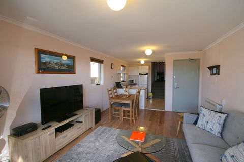 Cascades 13/3 Kurrajong Street - Holiday Sunshine Coast 2