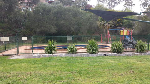 Castle Motel - Sunshine Coast Tourism 2