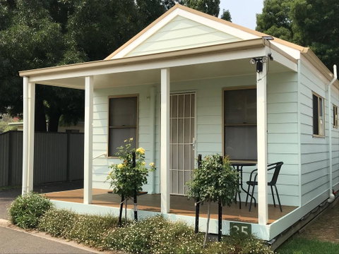 Castlemaine Central Cabin & Van Park - Sunshine Coast Tourism 2